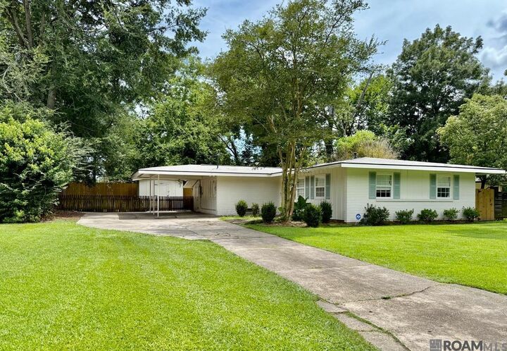 Property Photo:  4836 Woodside Dr  LA 70808 