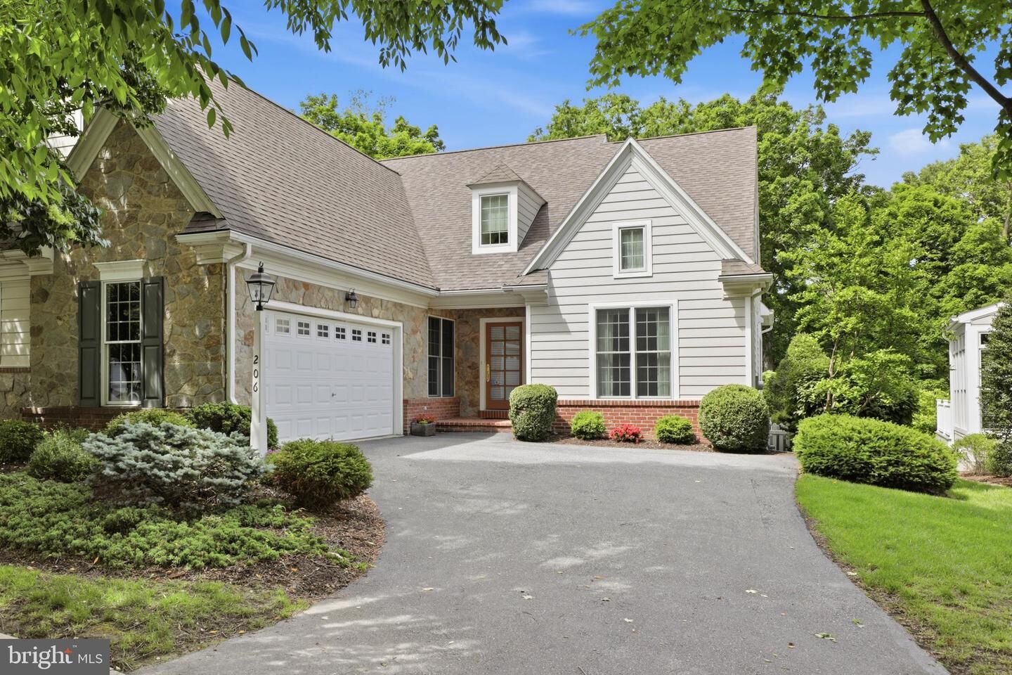 Property Photo:  206 Bank Barn Lane  PA 17602 