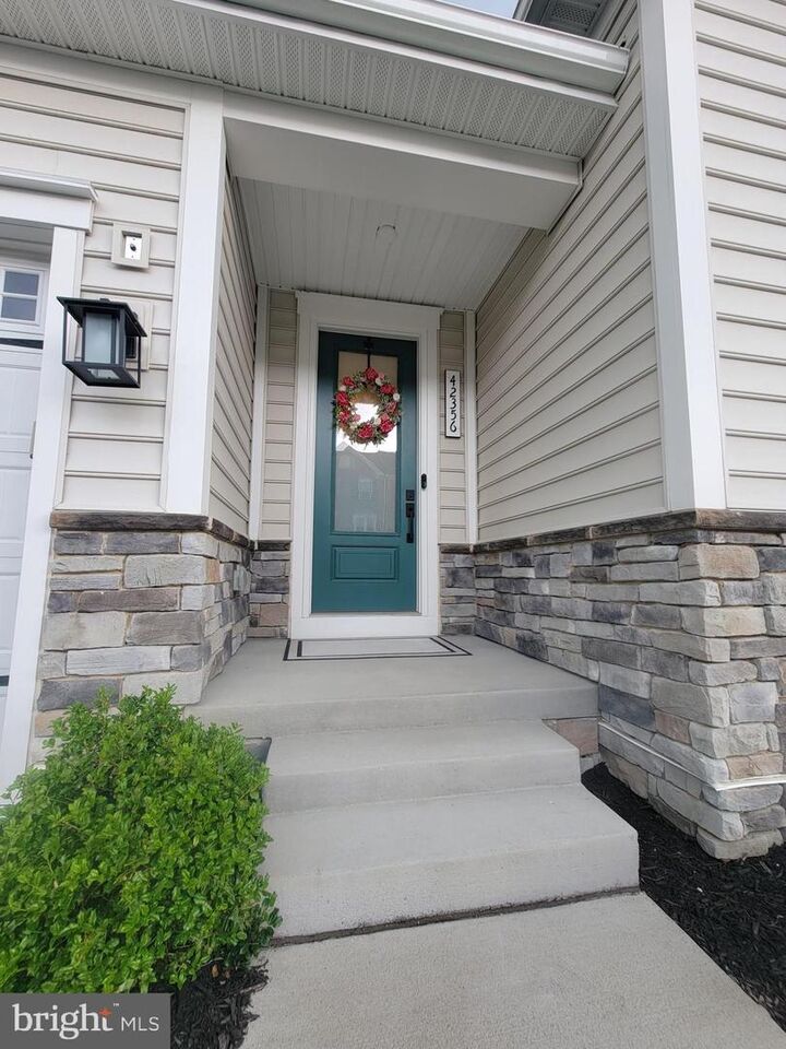 Property Photo:  42356 Natchez Drive  VA 20175 