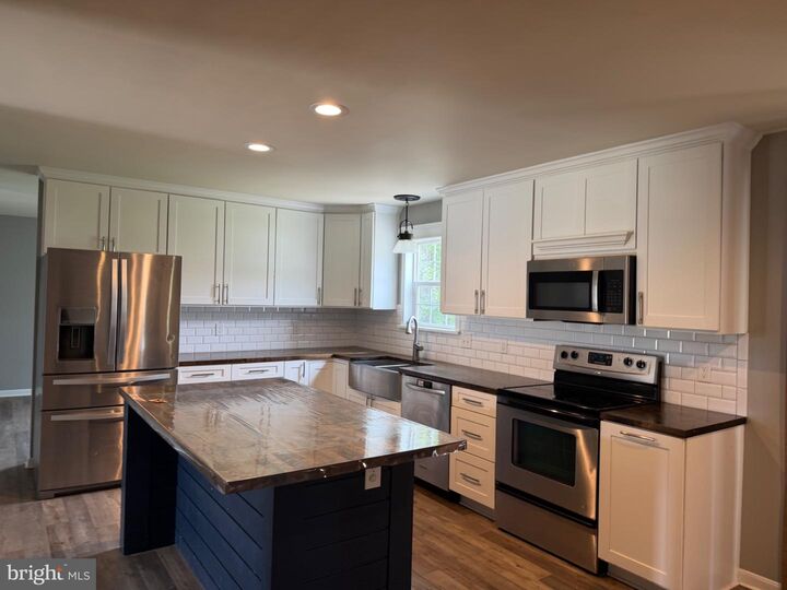 Property Photo: 195 Martel Circle PA 17019