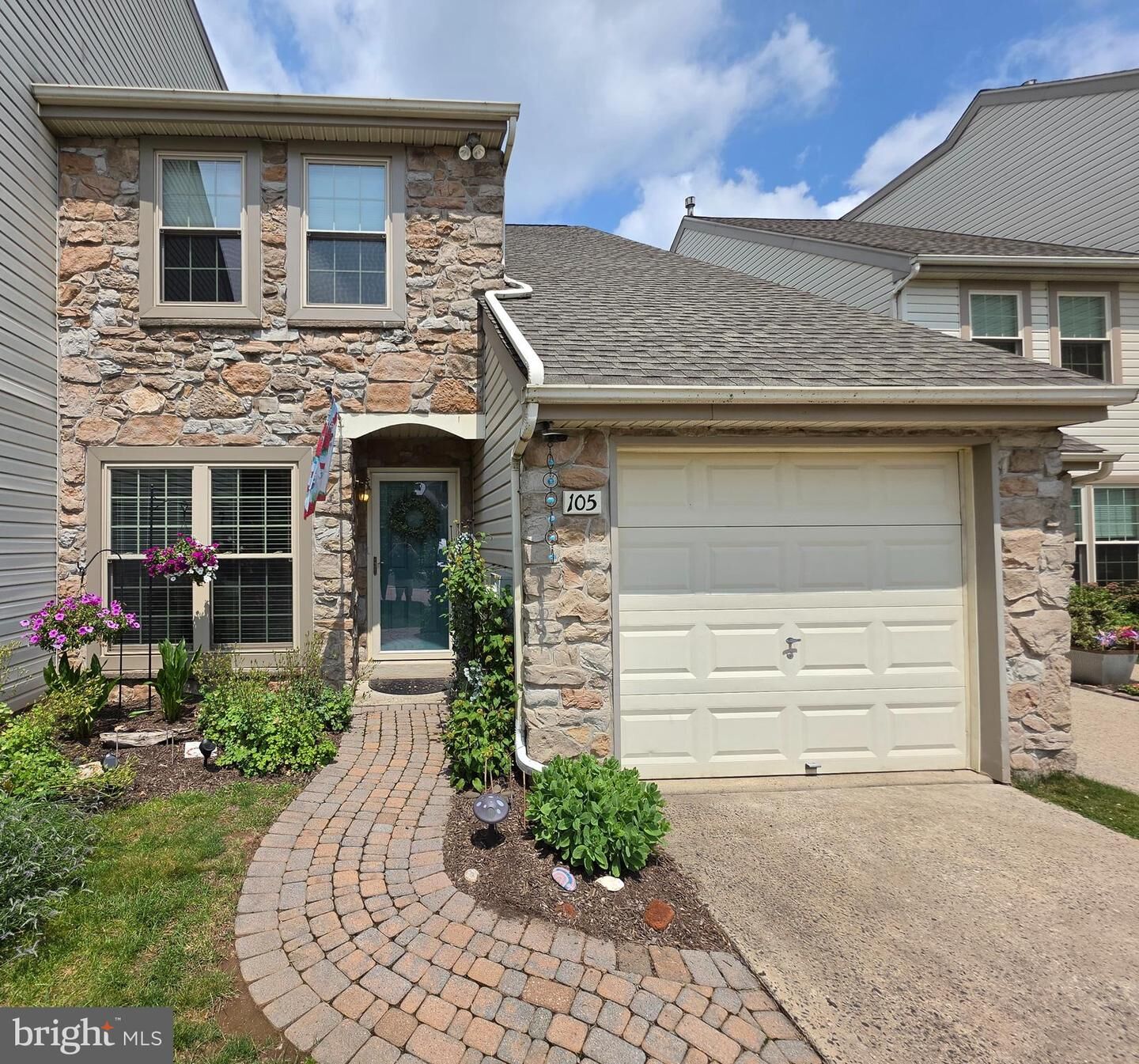 Property Photo:  105 Larkspur Court  PA 18914 