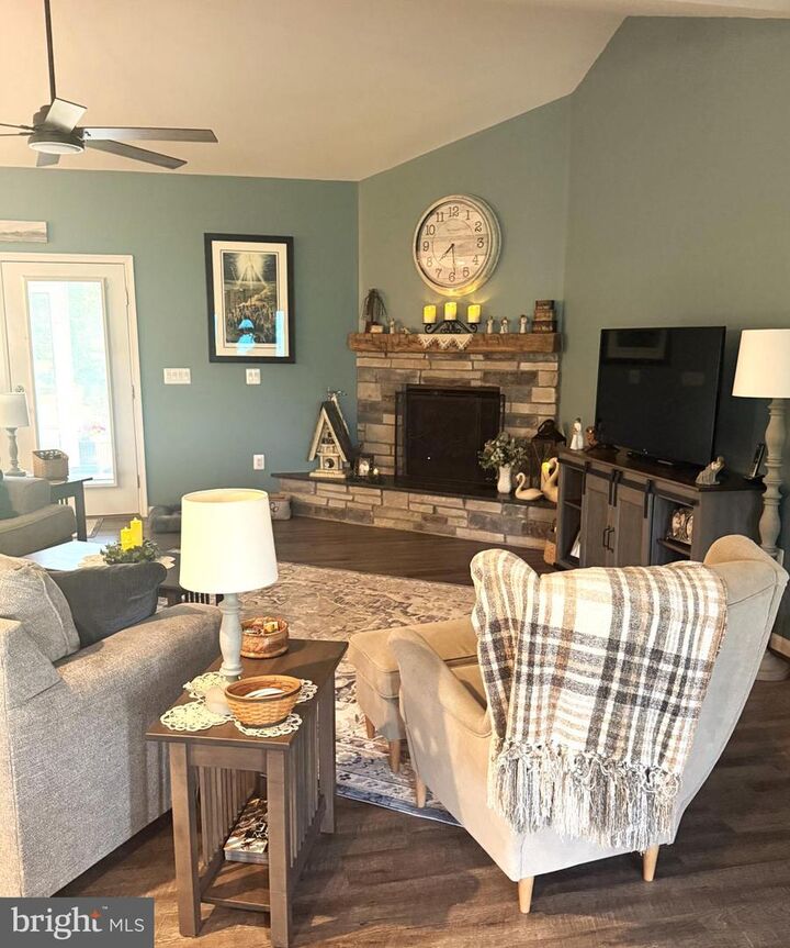 Property Photo: 946 Federal Farm Road VA 22520
