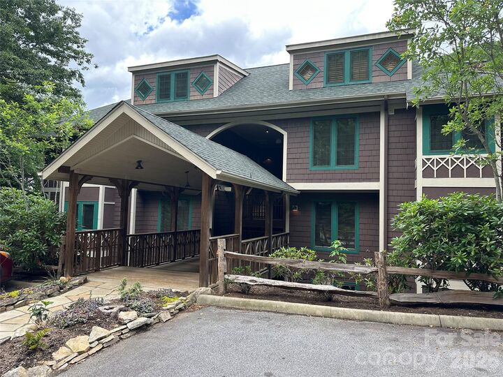 Property Photo: 222 Creekside Way D/101 NC 28714