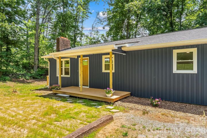 Property Photo:  4074 Shane Drive  NC 28655 