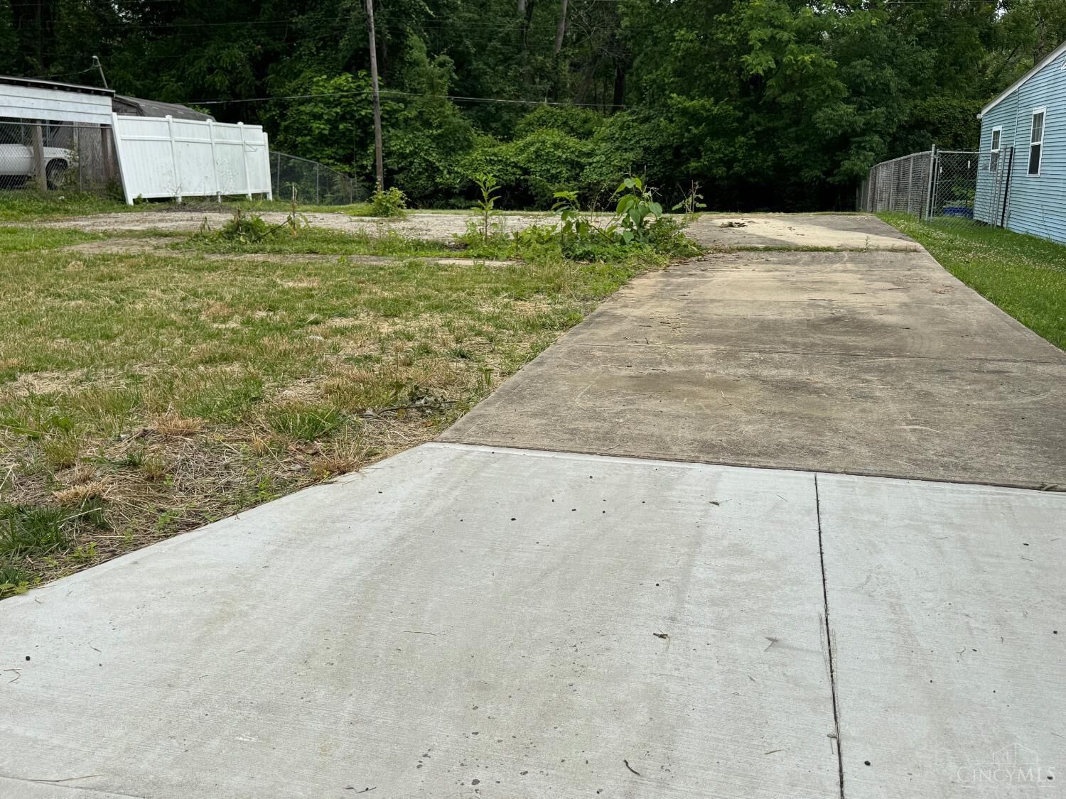 Property Photo: 199 N Orchard Circle OH 45107