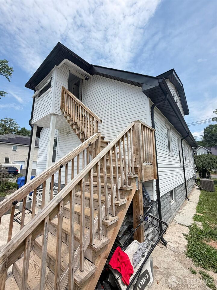Property Photo:  273 Avenel Street  NJ 07001 