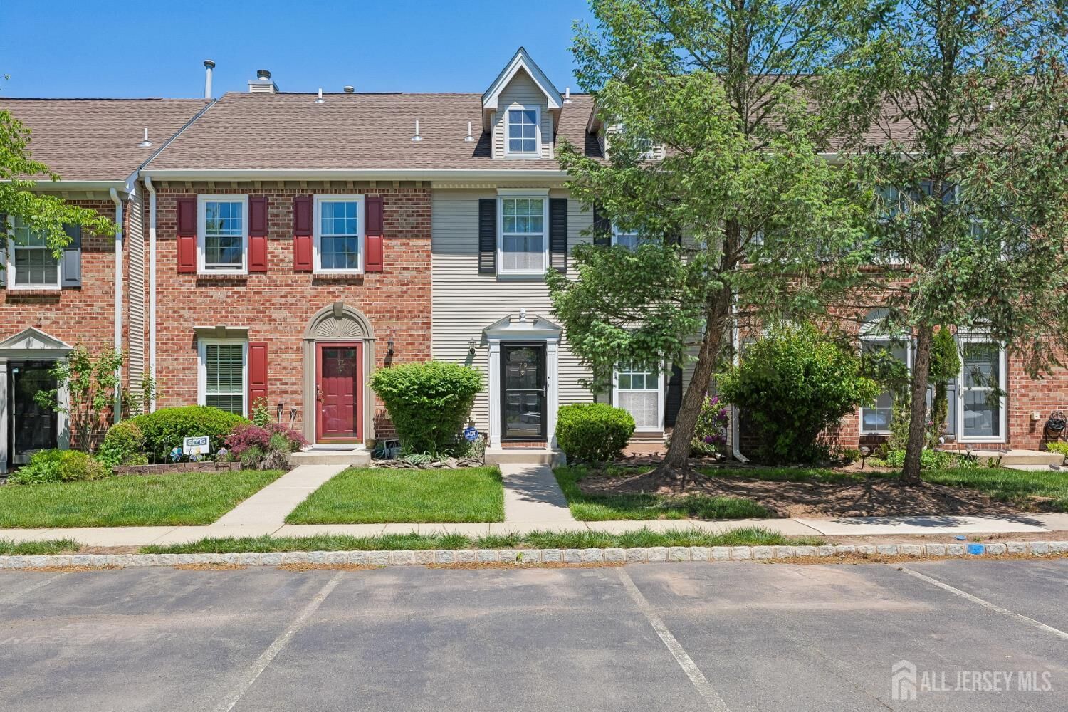 Property Photo:  79-79 Chelsea Court  NJ 08873 
