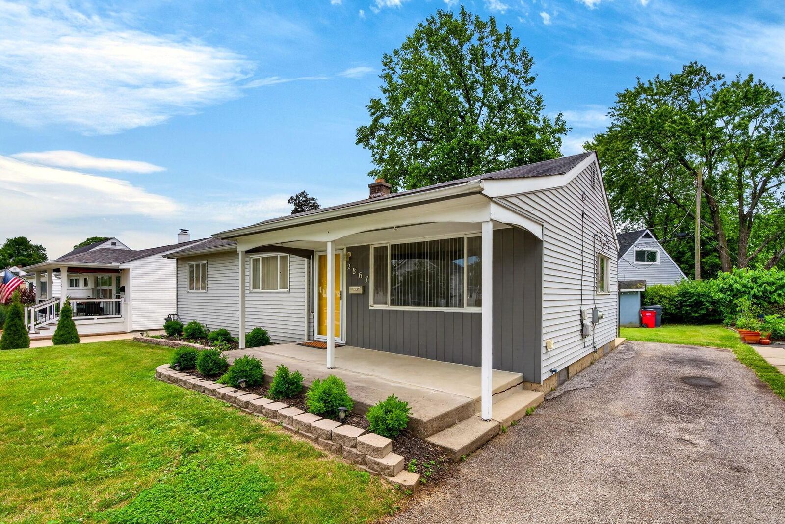 Property Photo: 2867 Columbus Street OH 43123