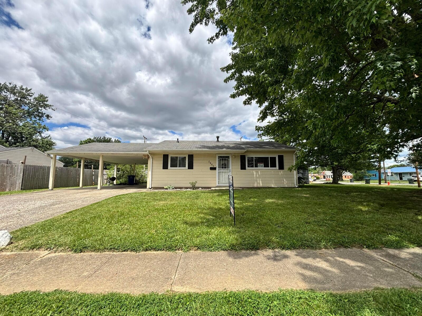 Property Photo:  2985 Fairwood Avenue  OH 43207 