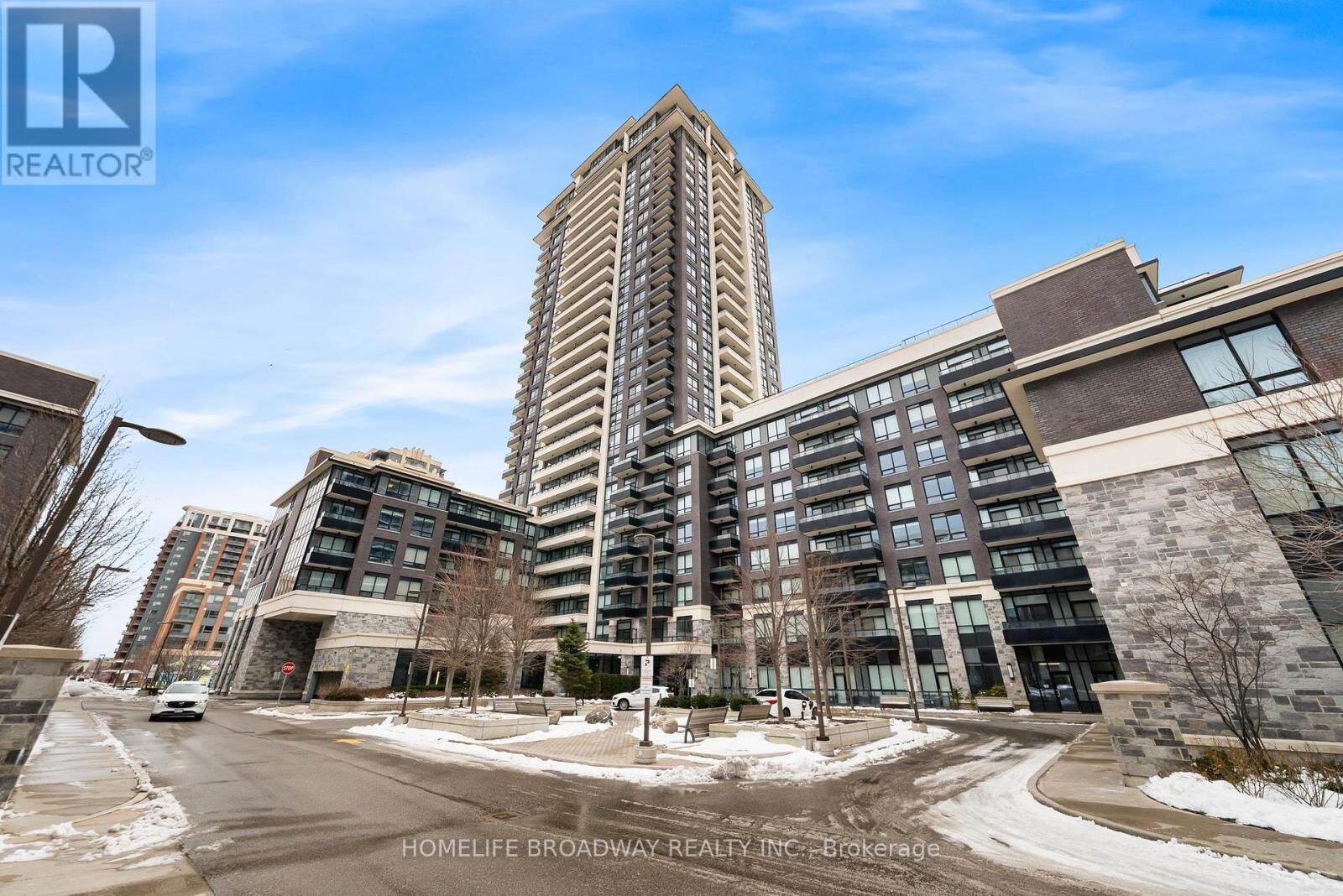 Property Photo:  15 Water Walk Drive 302  ON L6G 0G2 
