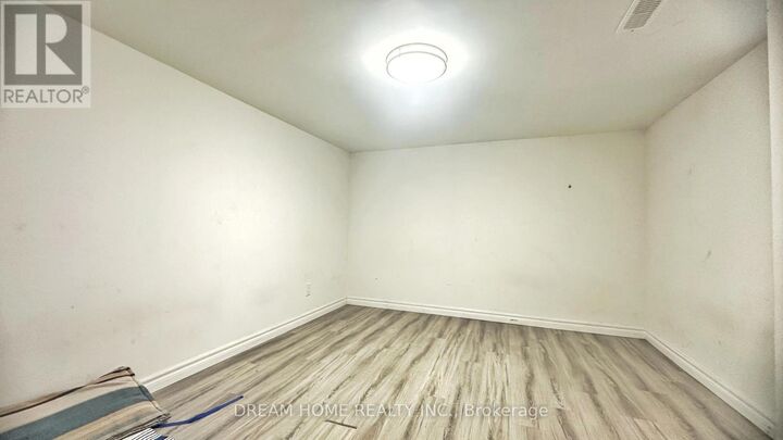Property Photo:  1018 Kennedy Road Basement A  ON M1K 2E8 