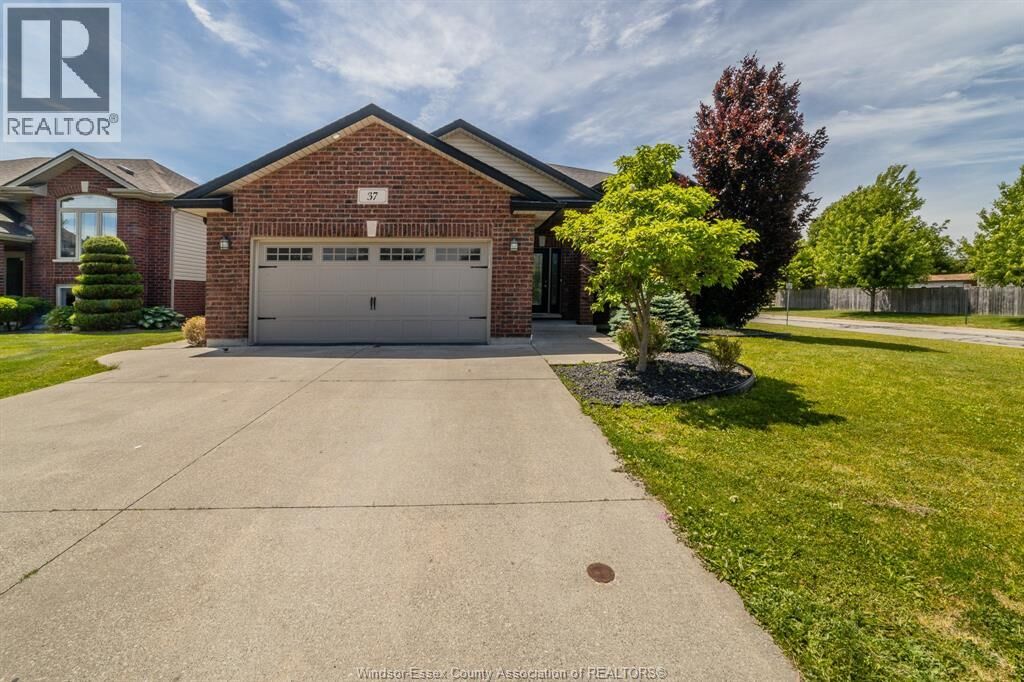 Property Photo: 37 Antonio Court ON N8H 5P8