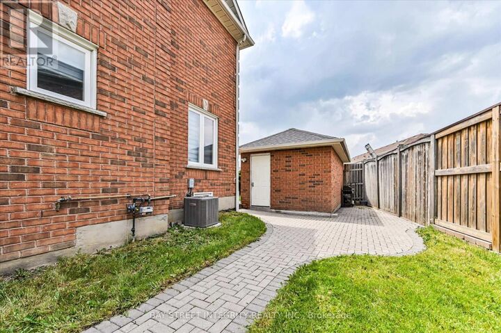 Property Photo: 9096 Dufferin Street North ON L4K 5M3
