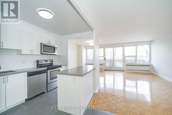 Property Photo:  10 Shallmar Boulevard 211  ON M5N 1J4 