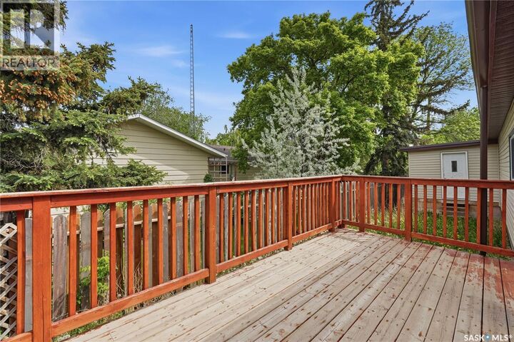 Property Photo:  123 3rd Street W  SK S0H 2K0 