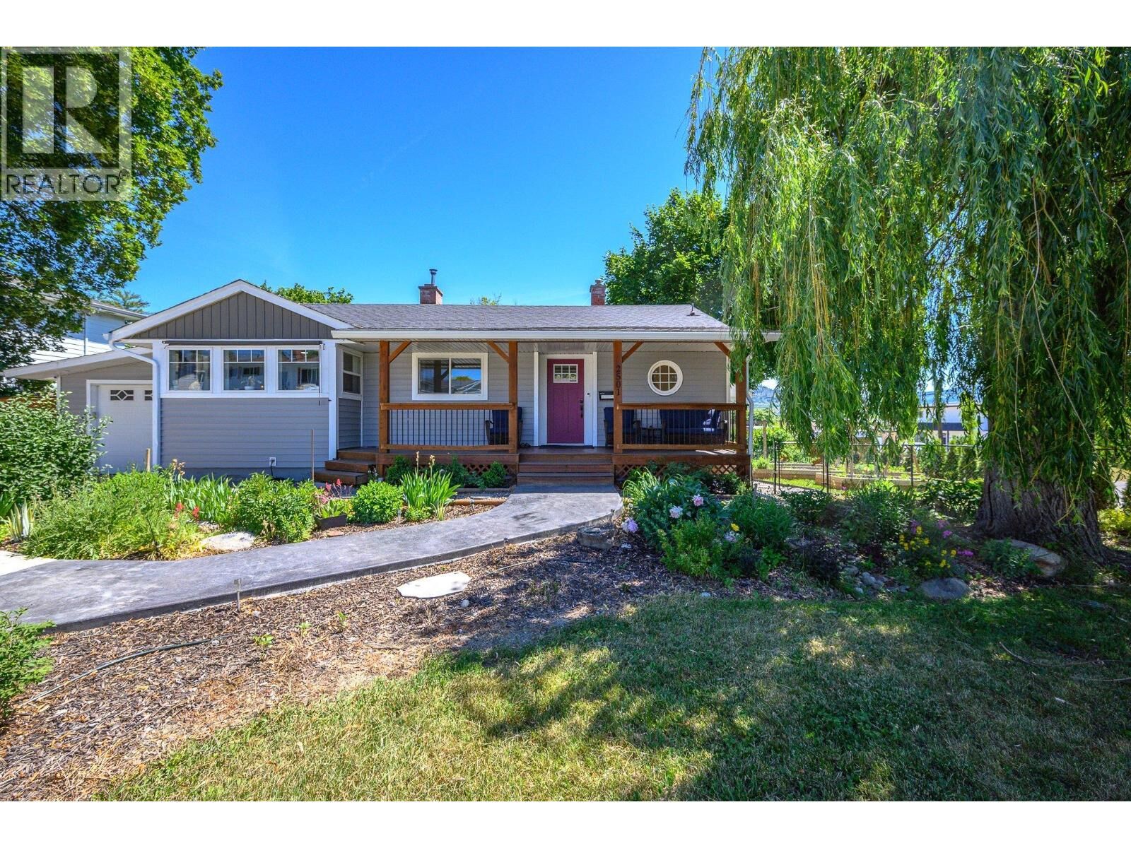 Property Photo: 2501 17 Street BC V1T 3Y5