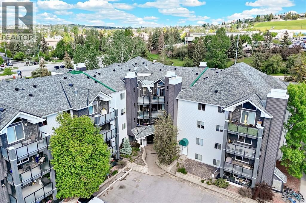 Property Photo: 10 Sierra Morena Mews Southwest AB T3H 3K5