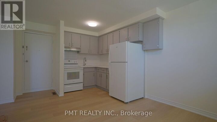 Property Photo:  137 Brookhaven Drive 9  ON M6M 4P1 