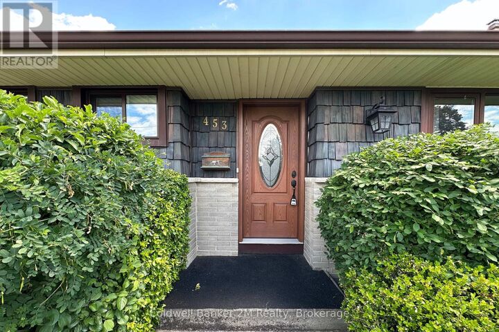 Photo de la propriété:  453 Rosmere Street  ON L1J 5H4 