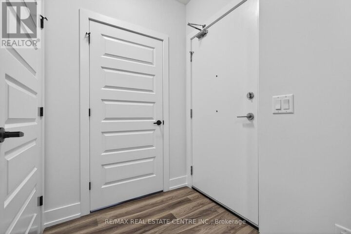 Property Photo:  1100 Lackner Place 205  ON N2A 3R2 