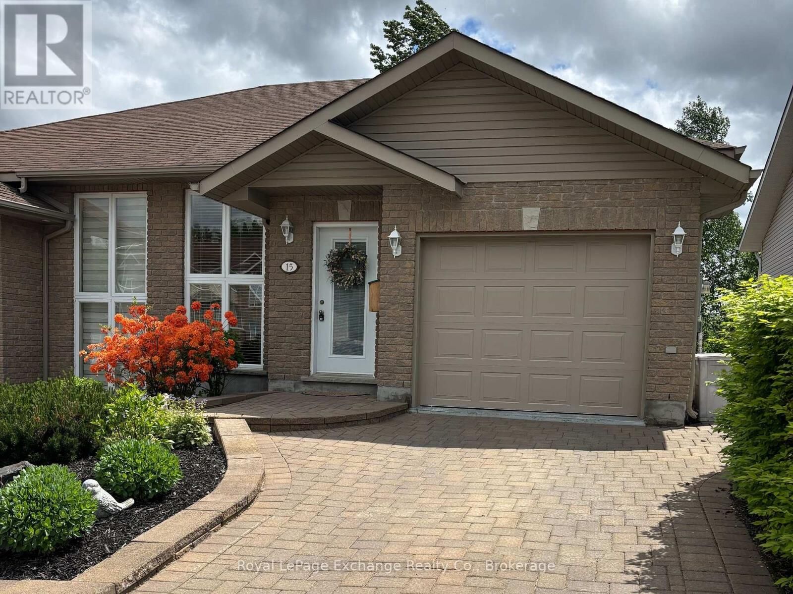 Property Photo: 15 Palisade Place ON P3A 5Y8