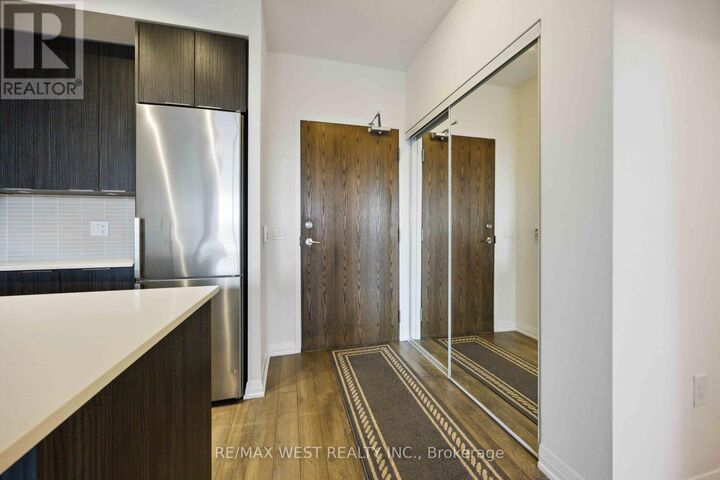 Property Photo: 99 Eagle Rock Way 209 ON L6A 1P9
