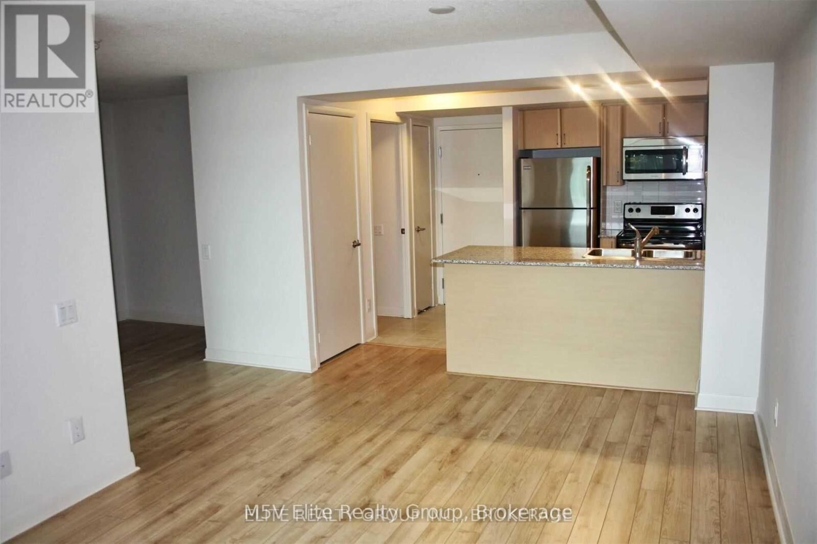 Property Photo:  525 Wilson Avenue 232  ON M3H 1V1 