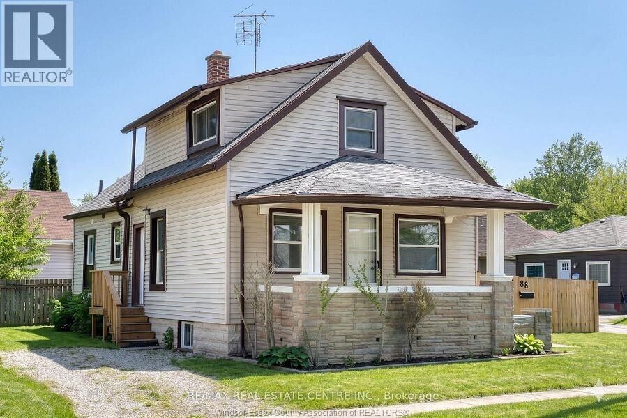 Property Photo:  88 Lorne  ON N7M 1R9 
