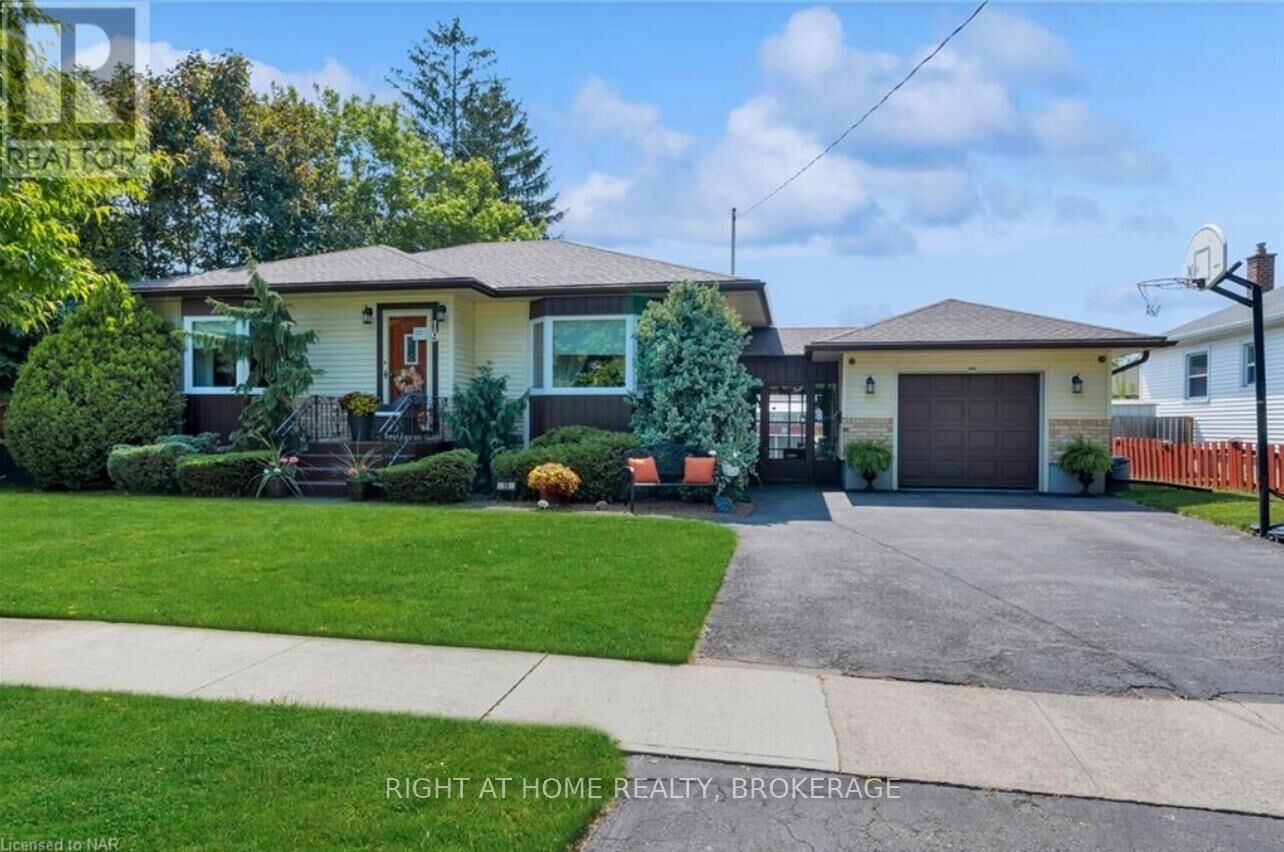 Property Photo:  19 White Street  ON L2N 1Z3 