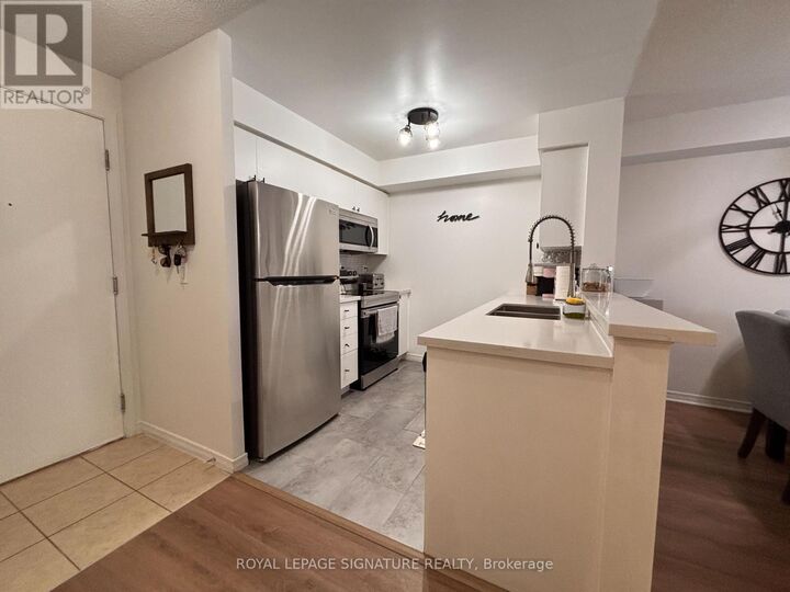Property Photo: 3650 Kingston Road 725 ON M1M 3X9