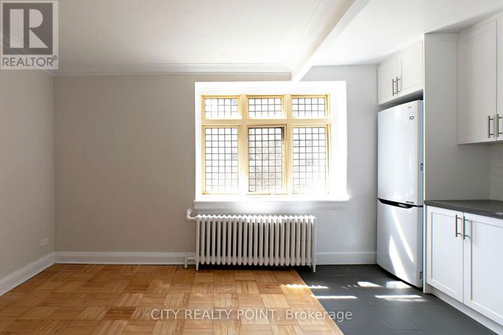 Property Photo:  396 Avenue Road 218  ON M4V 2H4 