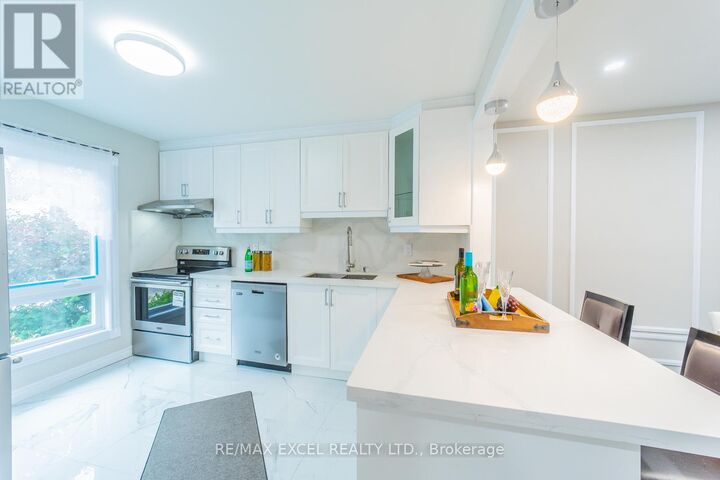 Property Photo: 21 Livonia Place 112 ON M1E 4W5