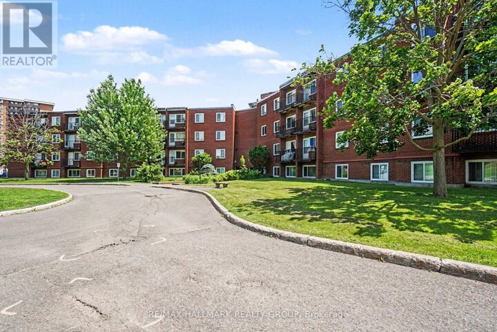 Property Photo:  2044 Arrowsmith Drive 106A  ON K1J 7V8 