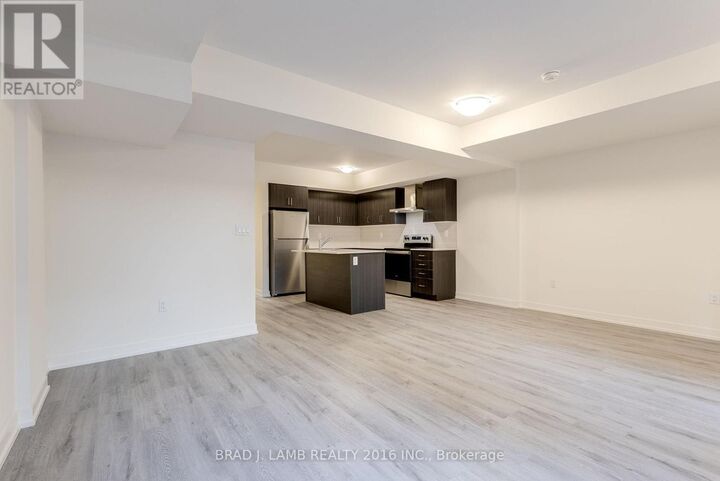 Property Photo: 58 Elizabeth Street South 2106 ON L4C 5W2