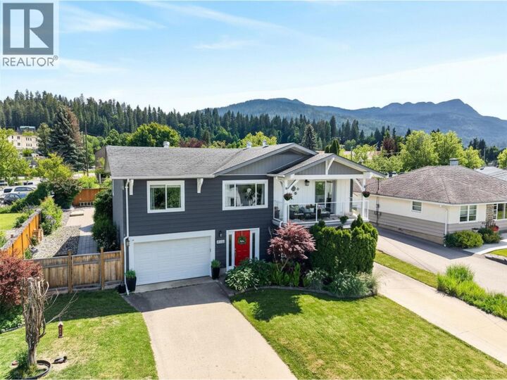 Property Photo: 1050 8 Avenue Northeast BC V1E 4A4