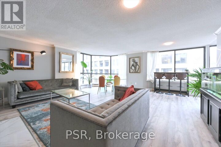 Property Photo:  280 Simcoe Street 1402  ON M5T 2Y5 