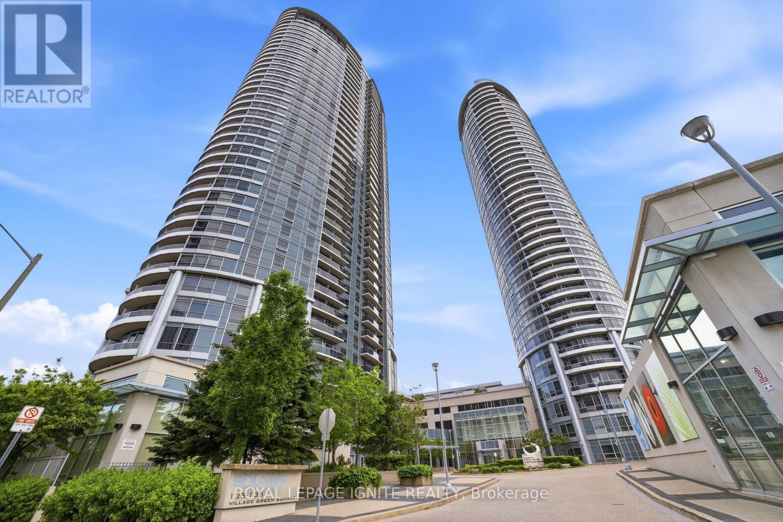Property Photo:  135 Village Green Square 2620  ON M1S 0G4 