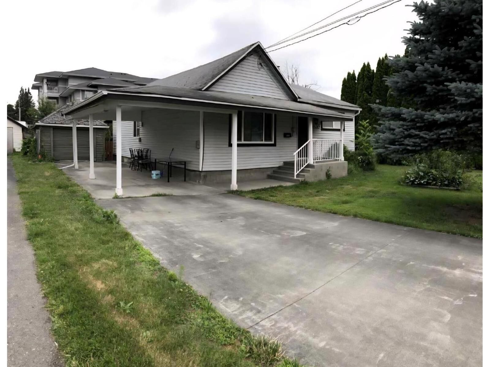 Property Photo:  46249 Second Avenue  BC V2P 1T1 