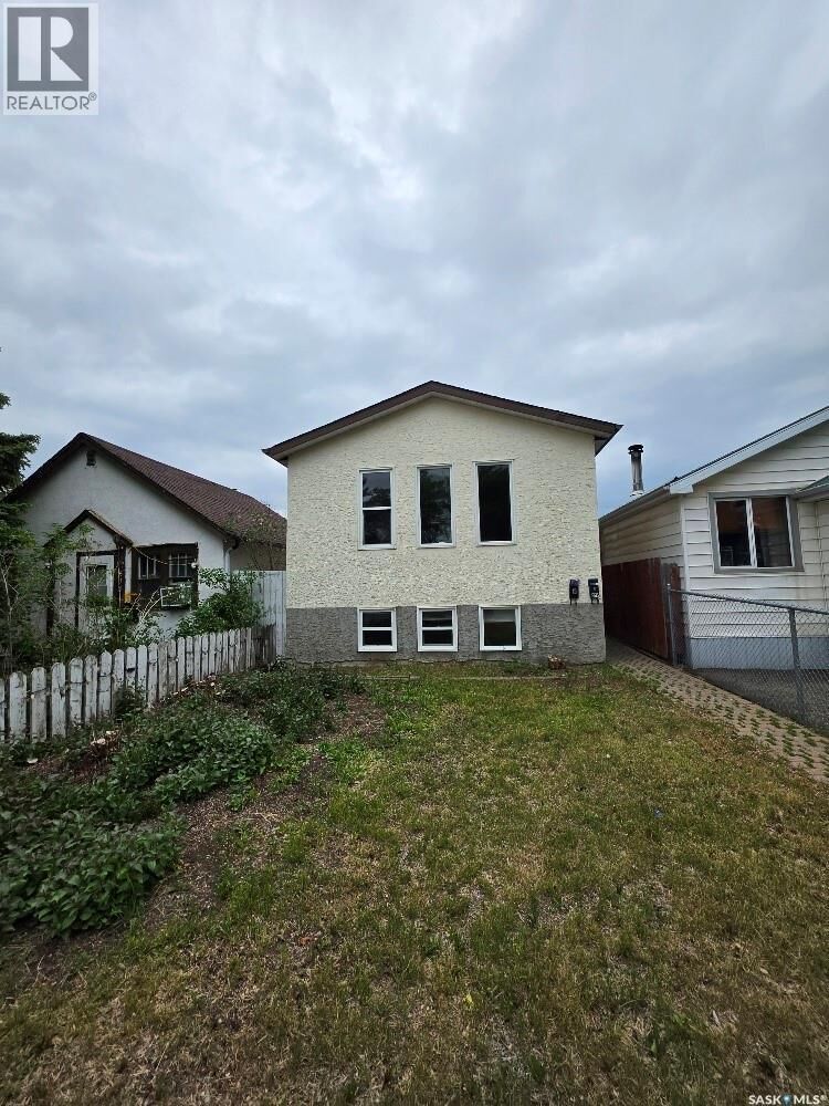 Property Photo:  515 St John Street  SK S4R 1R6 