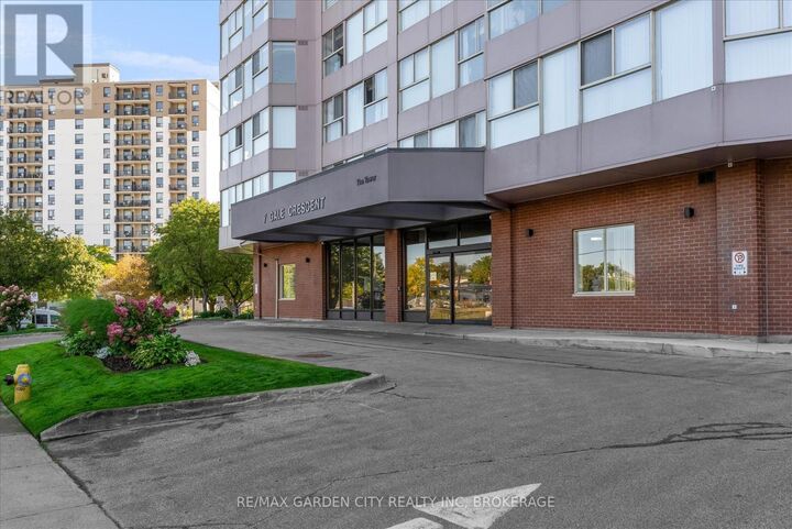 Property Photo: 7 Gale Crescent 1111 ON L2R 7M8
