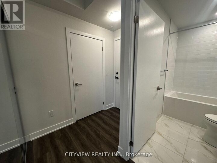 Property Photo: 430 Square One Drive 1708 ON L5B 0L6