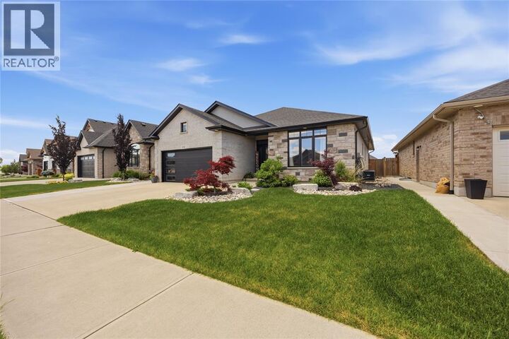 Property Photo: 641 Gianluca Avenue ON N7S 6K2