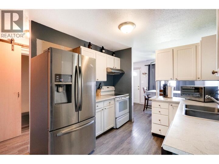 Property Photo:  16 Carswell Street  BC V8C 1B3 