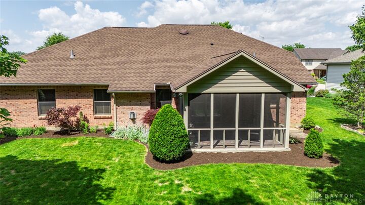 Property Photo:  304 Chinkapin Circle  OH 45315 