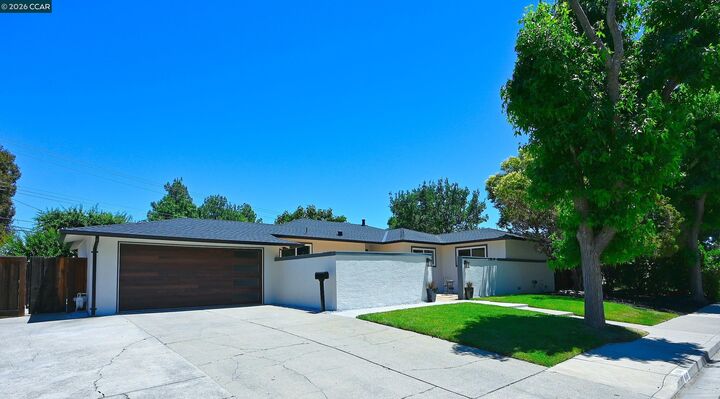 Property Photo: 846 Savannah Cir CA 94598