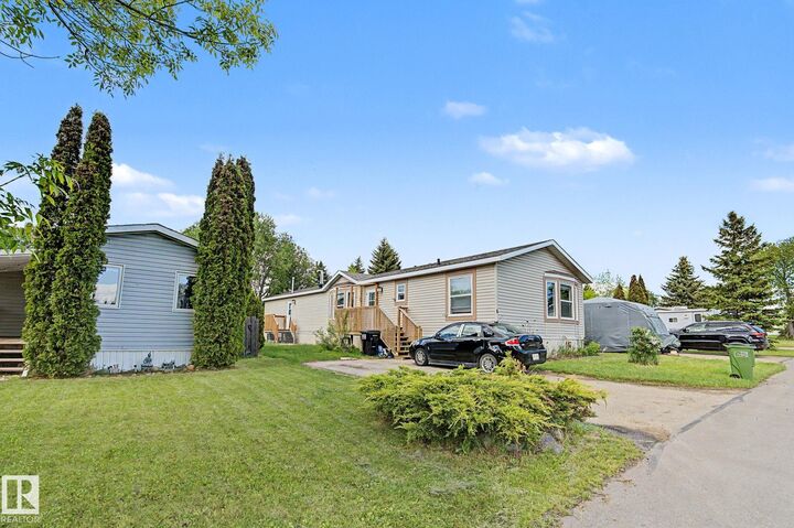 Property Photo: 6 The Parkway NW AB T6P 1C7