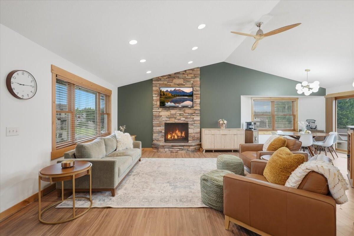 Property Photo:  1647 Valley Quail Drive  WI 54022 