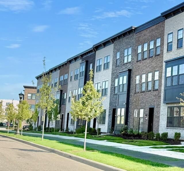 Property Photo: 845 Sweetwater Drive MN 55116