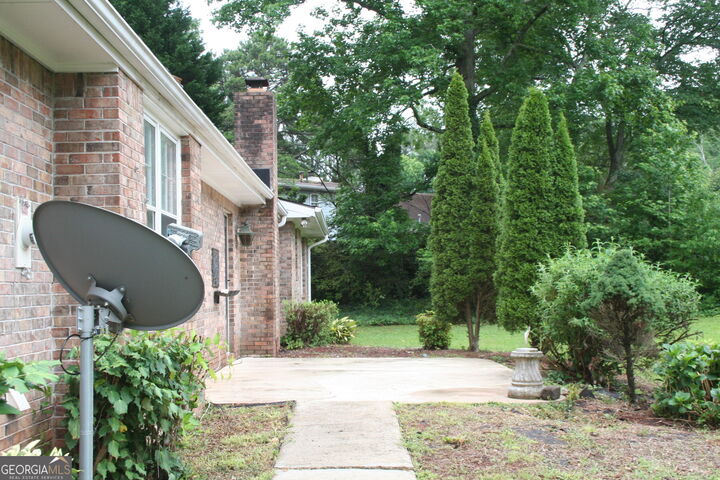 Property Photo: 2075 Pinewood Drive GA 30016