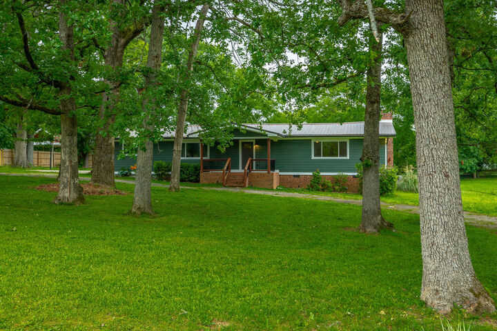 Property Photo: 9011 Pleasant Lane TN 37363